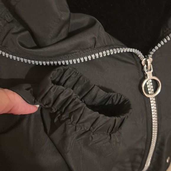 NWOT Fashion Nova Black Windbreaker w/Hood - Picture 3 of 7